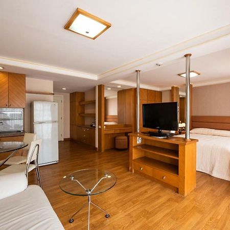 Roseate Ratchada Aparthotel Bangkok Kültér fotó