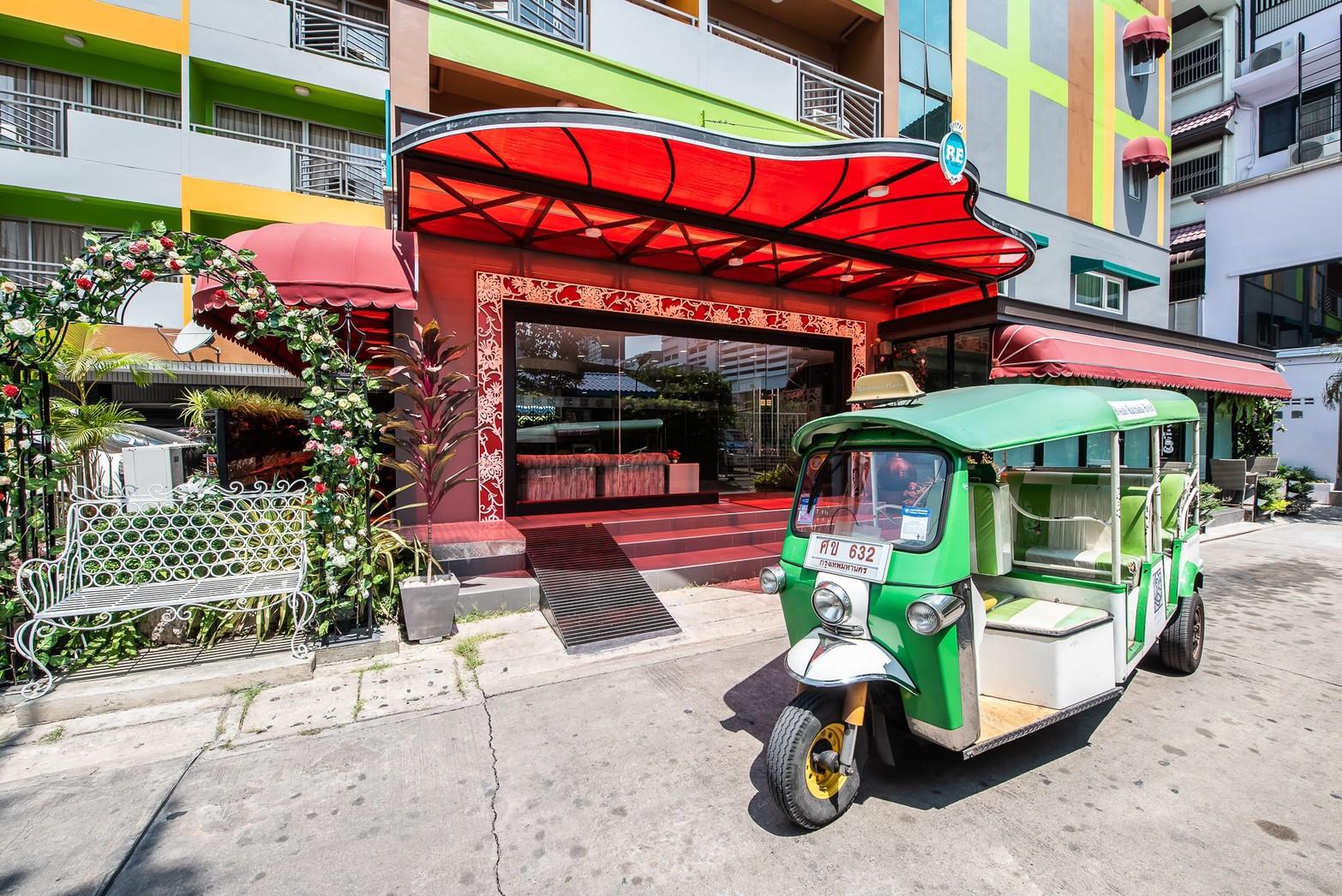 Roseate Ratchada Aparthotel Bangkok Kültér fotó